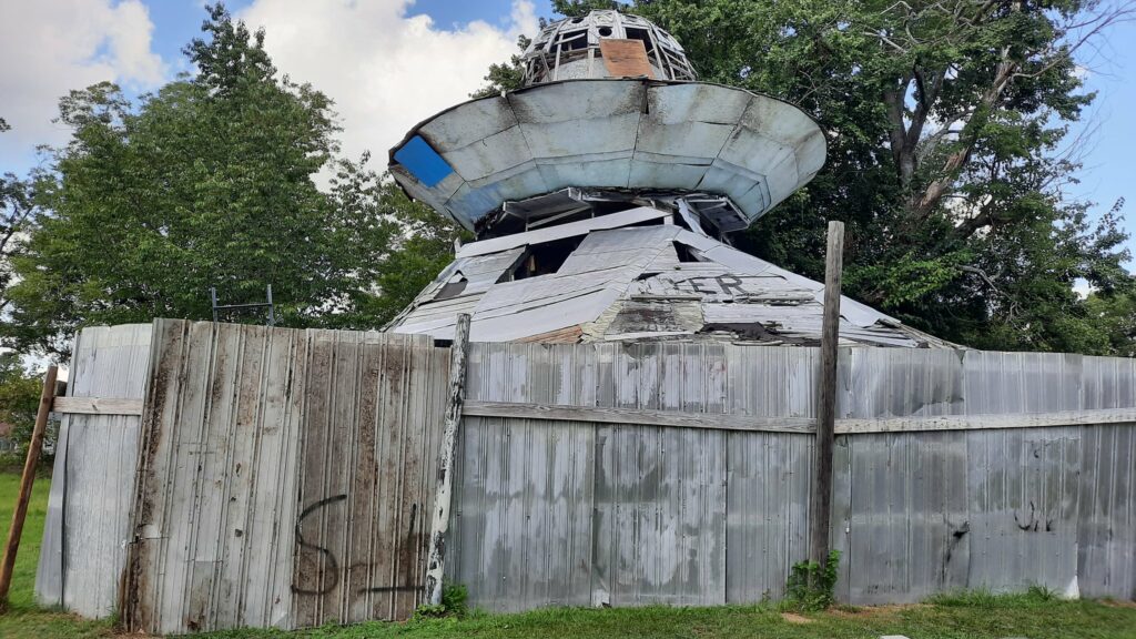 UFO Welcome Center, Bowman